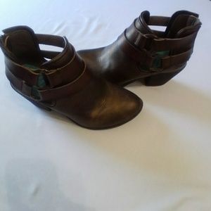 Blowfish ankle boot 7.5